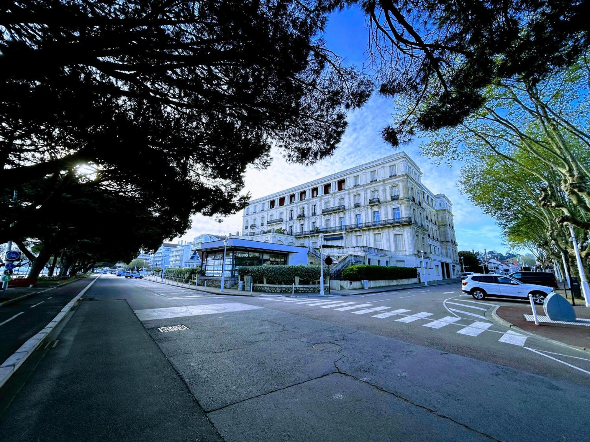 Grand Hotel - Magnifique Appartement Bord De Plage Centrale アルカション エクステリア 写真