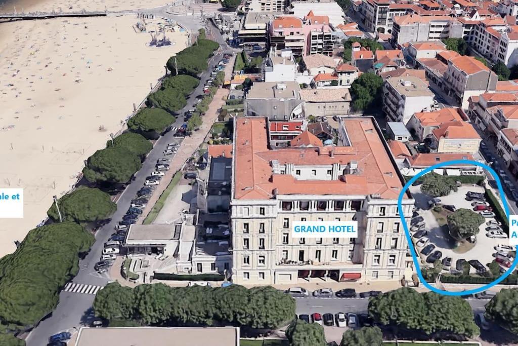 Grand Hotel - Magnifique Appartement Bord De Plage Centrale アルカション エクステリア 写真